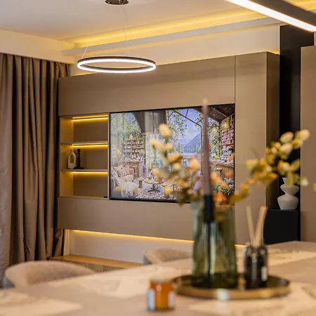 Appartement Ada Homes Coresi B8 *