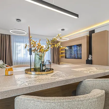 Ada Homes Coresi B8 Appartement