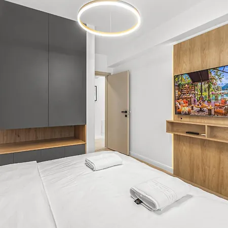 Ada Homes Coresi B8 * Брашов
