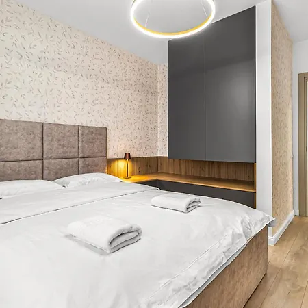 Ada Homes Coresi B8 Апартаменты *