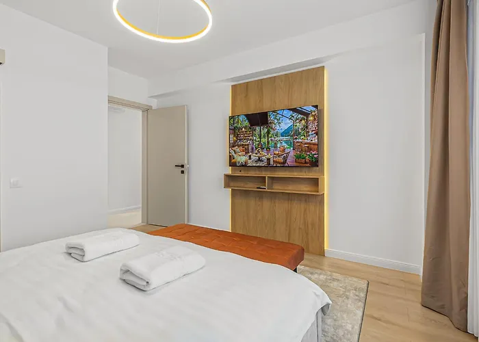 Ada Homes Coresi B8 Apartment *